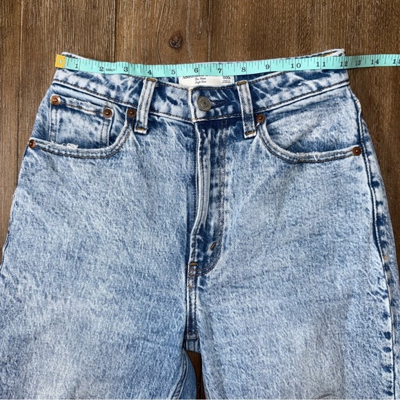 Abercrombie & Fitch The Mom High Rise 23 | 000 Curve Love Raw hem - Picture 5 of 10